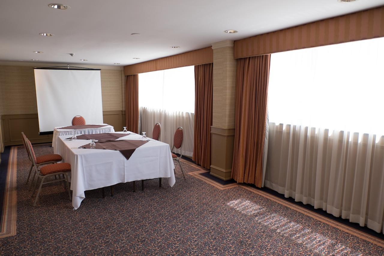 The Roehampton Hotel Toronto Extérieur photo